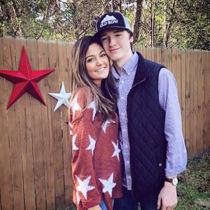 Meet your Posher, Lindsey